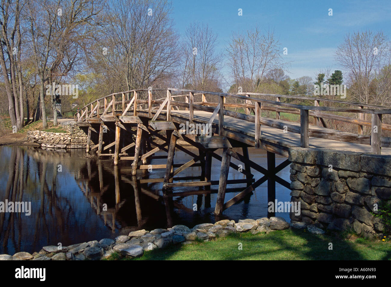 El Old North Bridge Concord Massachusetts EE.UU. Foto de stock