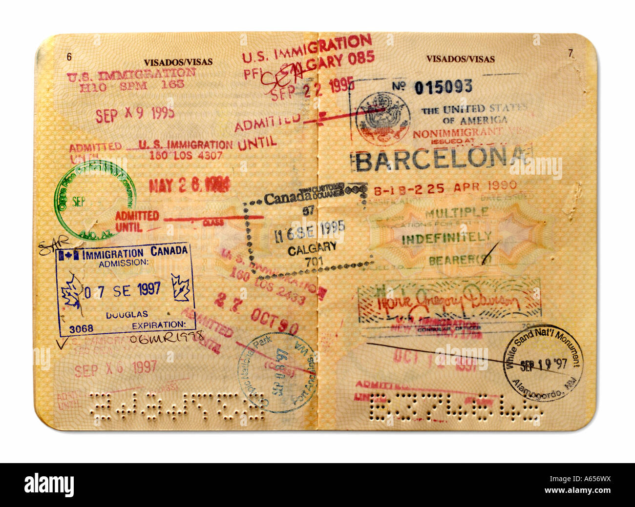 Sellos de pasaporte español sobre fondo blanco Fotografía de stock - Alamy