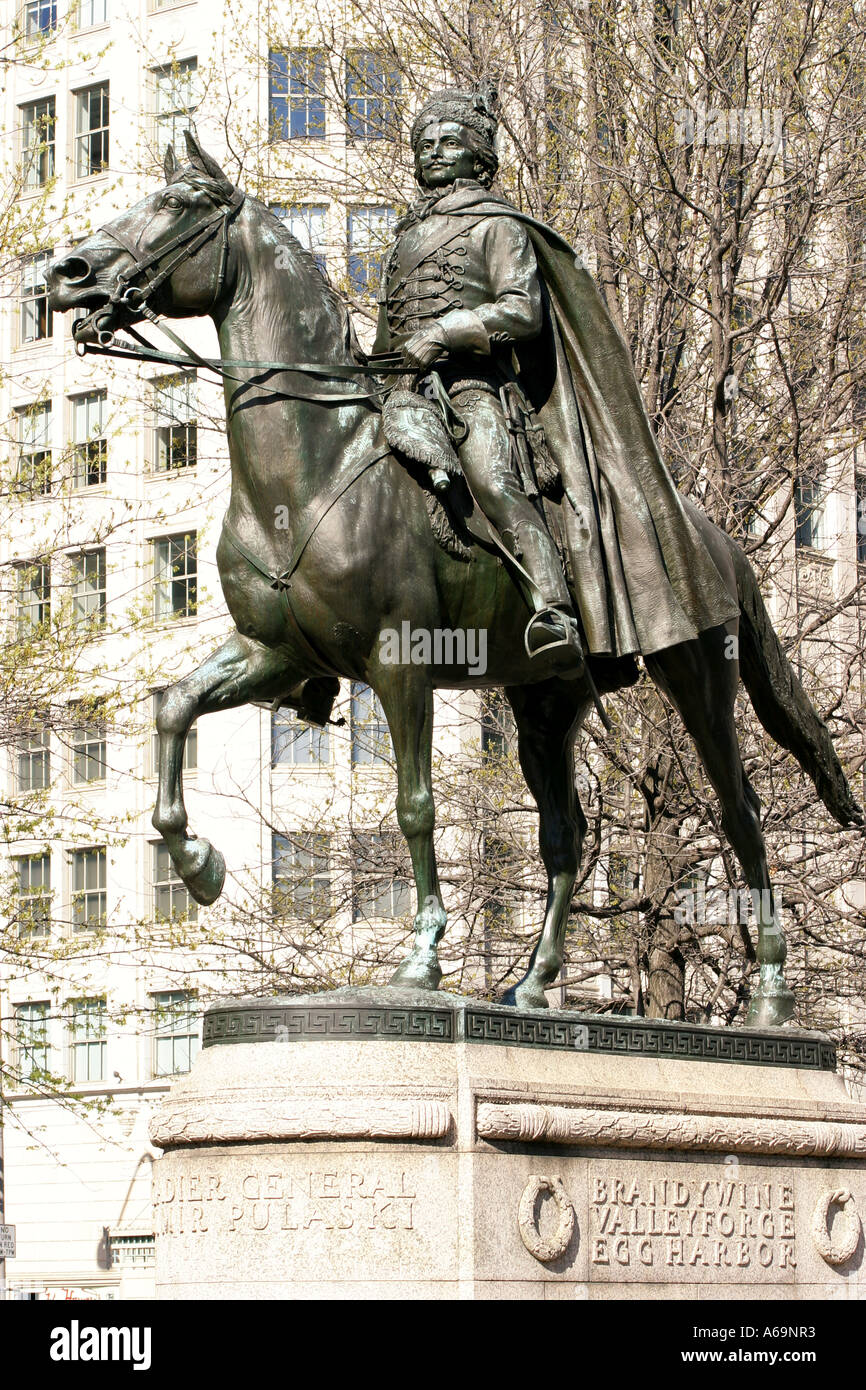 Estatua de bronce del General de Brigada Casimir Pulaski en Freedom Plaza Washington DC, EE.UU. Foto de stock