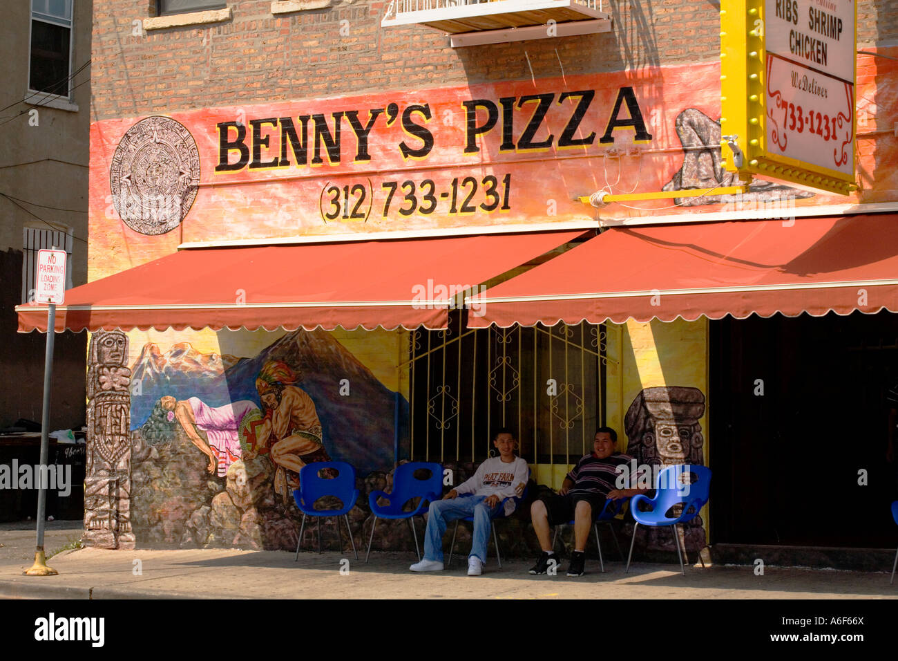 La Casa De Las Carcasas Vecindario Barrio de pilsen chicago fotografías e imágenes de alta resolución - Alamy