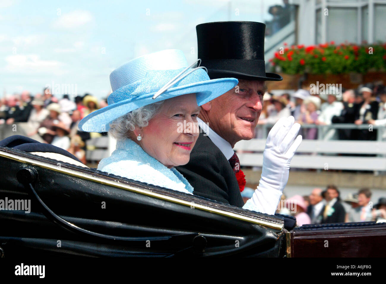 Su Majestad la Reina Isabel y su esposo, Su Alteza Real el Príncipe Duque de Edimburgo Foto de stock