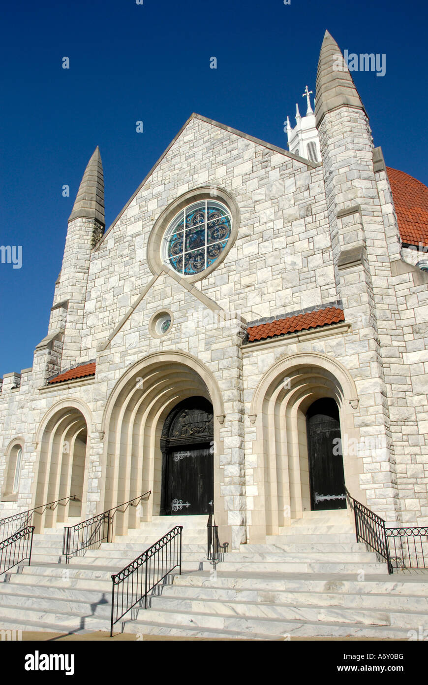 Primera Iglesia Bautista fundada en 1829 en el centro histórico de la ciudad de Montgomery, Alabama al. Foto de stock