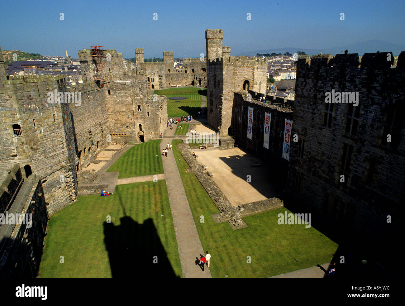 Castillo de Caernavon Gales el rey Eduardo I de Inglaterra Foto de stock