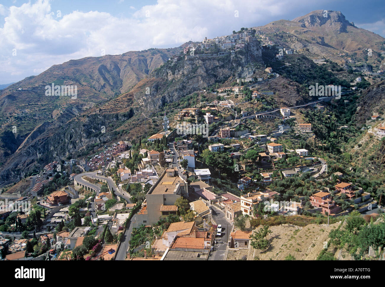 Saracen Castillo, Mountain Village, Taormina, Scilly, Italia, Europa. Foto de stock