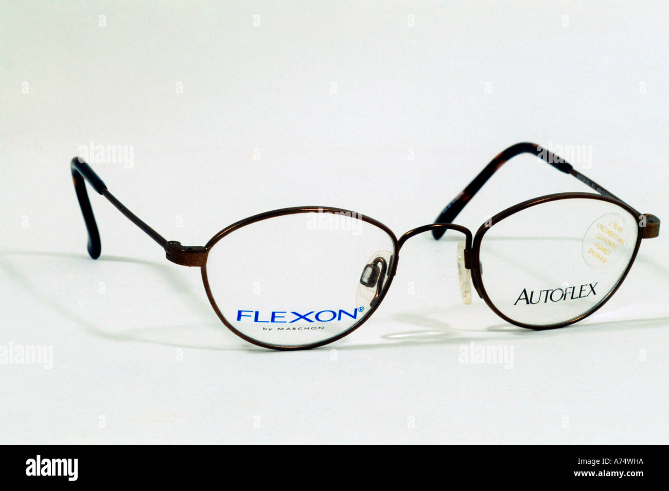Gafas flexibles fotografías e imágenes de alta resolución - Alamy