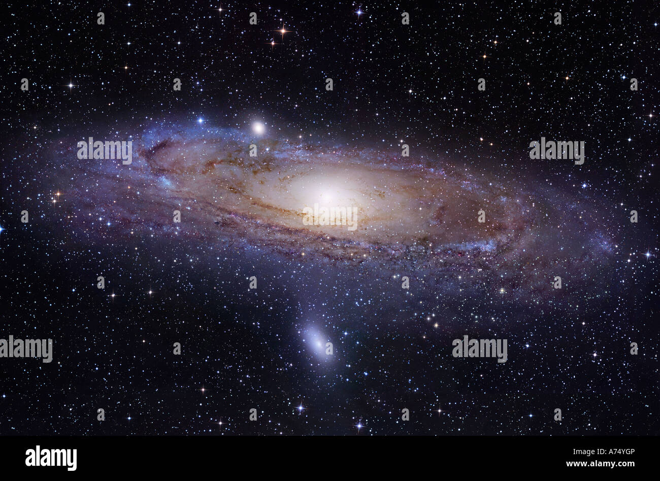 La galaxia de Andrómeda, también conocida como Messier 31 o NGC 224, en la Constelación de Andrómeda. Foto de stock