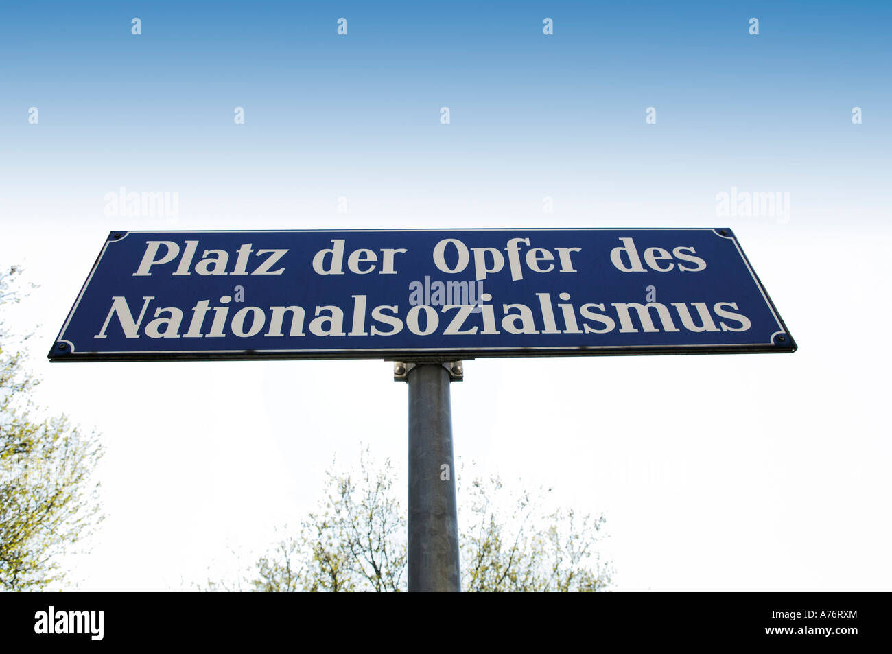 Signo de la Plaza de las víctimas del nacionalsocialismo, Munich, Baviera, Alemania Foto de stock