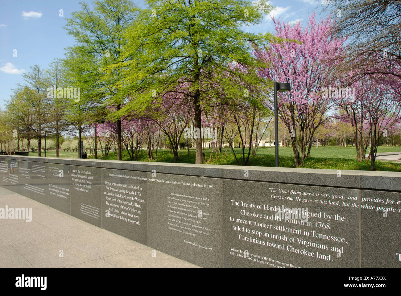 Cronología de granito de Tennessee y la historia de los Estados Unidos Tennessee State Capitol Mall Parque Bicentenario de Nashville, Tennessee, TN Foto de stock