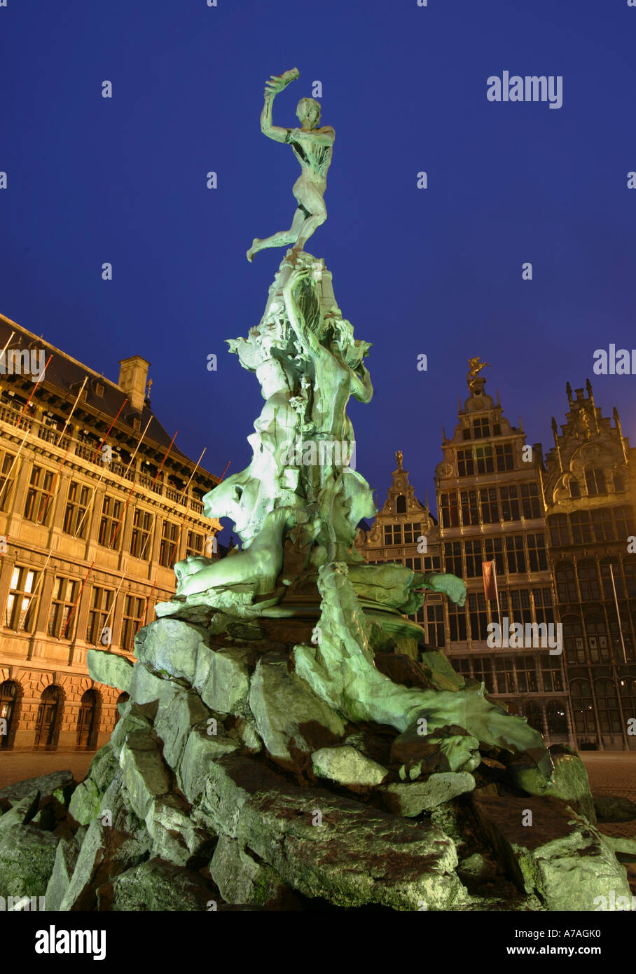 Brabo fountain market square Amberes Bélgica Foto de stock