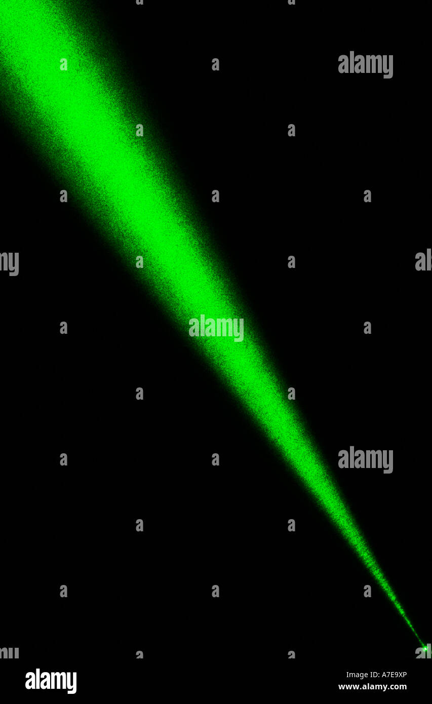 Rayo laser fotografías e imágenes de alta resolución - Alamy