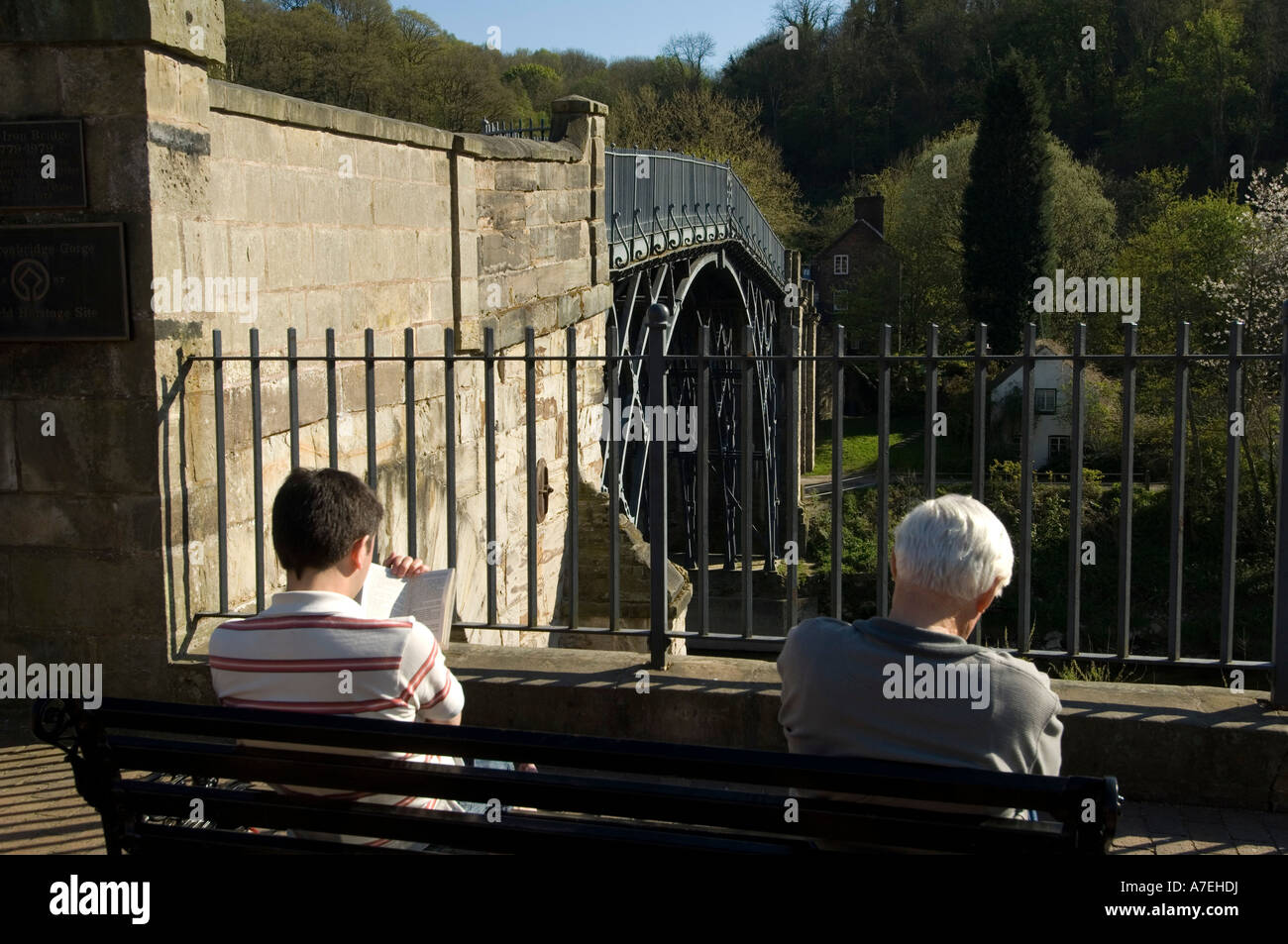 Ironbridge en Shropshire, la cuna de la Revolución Industrial en el Reino Unido, ahora el hogar de muchos museos para preservar el legado. Foto de stock