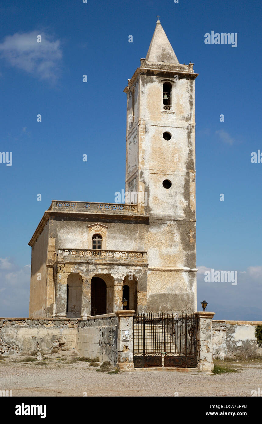 La Iglesia en ruinas La Almadraba de Monteleva Cabo de Gata España Foto de stock