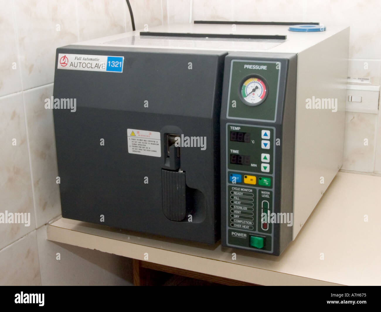 Autoclave de vapor fotografías e imágenes de alta resolución Alamy