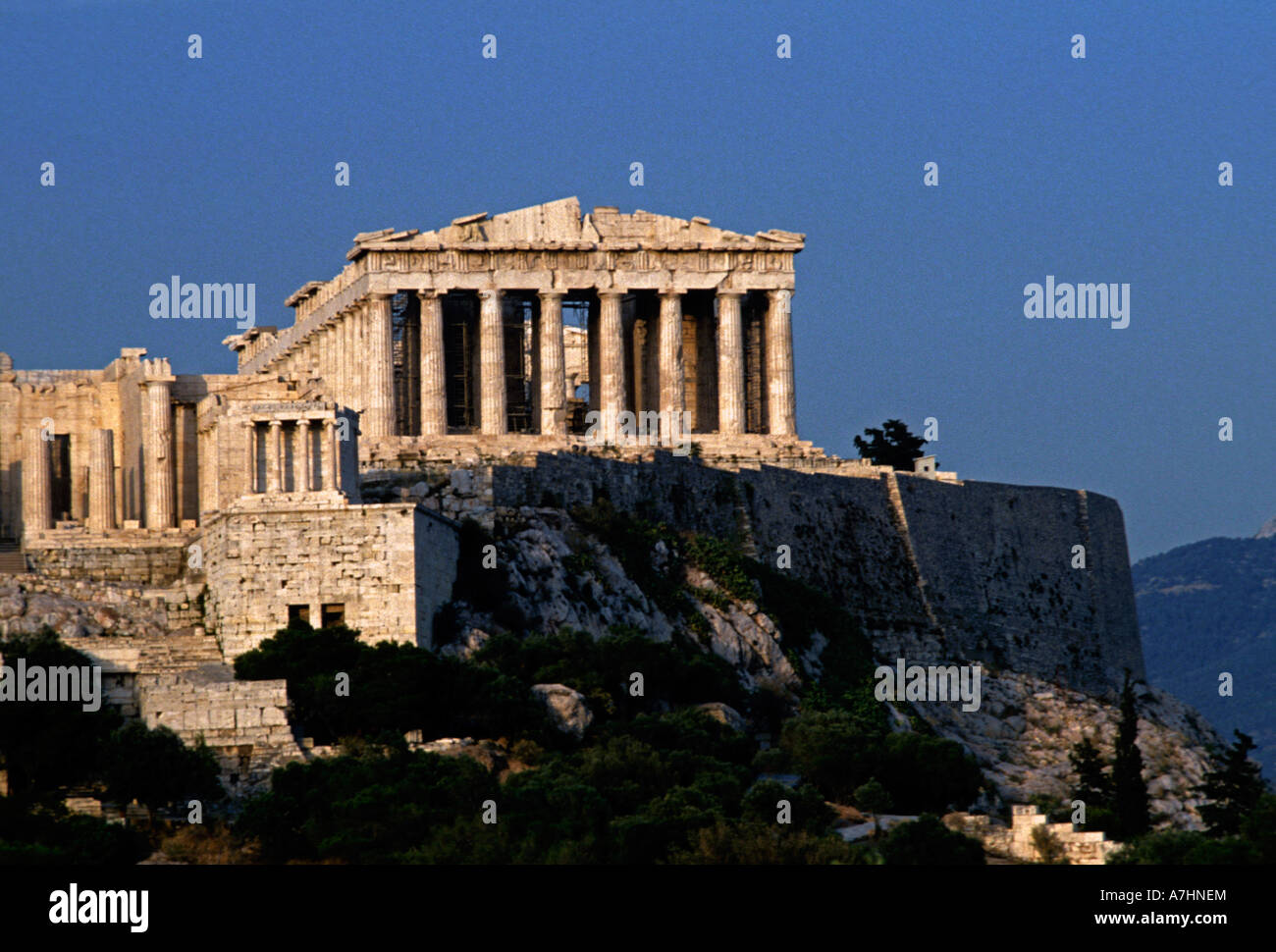 El Partenón, el Partenón, el Templo de Atenea Niké, el Templo de Atenea Nike,  Griego, columnas dóricas, Acrópolis, Atenas, Attica, Grecia Fotografía de  stock - Alamy