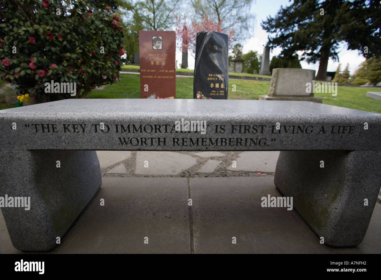 Brandon y Bruce Lee tumbas en el cementerio de Lakeview Seattle, Washington Foto de stock