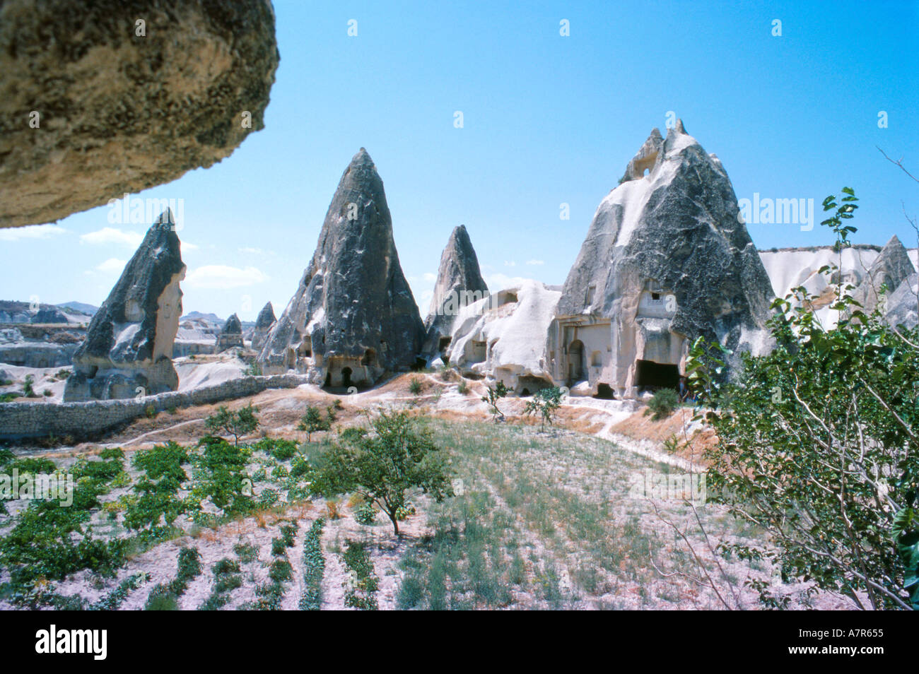 Aldeas trogloditas semi Avcilar Capadocia Turquía Foto de stock