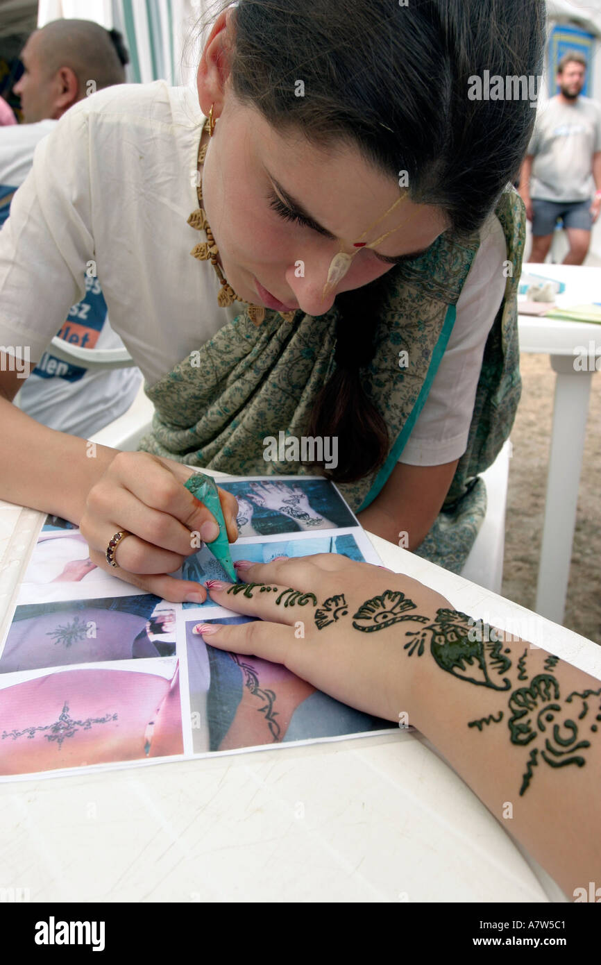 Tatuajes En Las Mujeres Fotos E Imagenes De Stock Pagina 5 Alamy