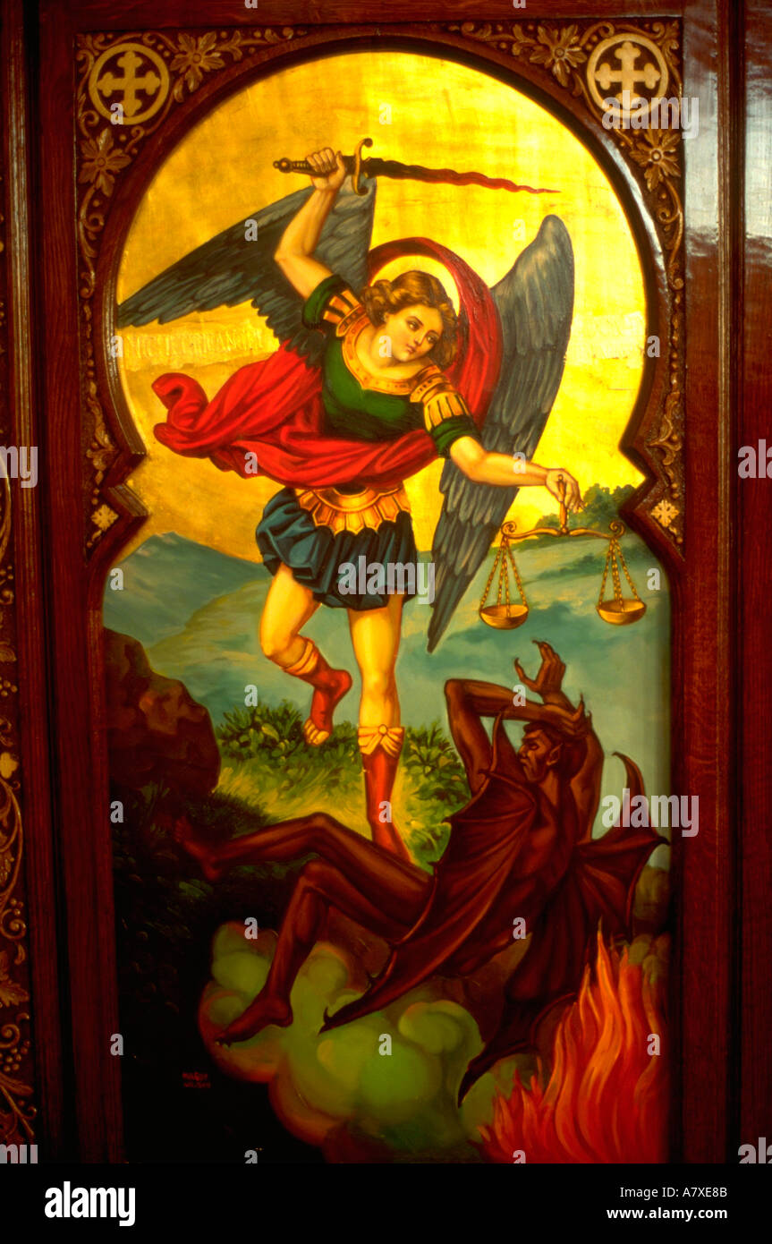 ángel y demonio fotografías e imágenes de alta resolución - Alamy