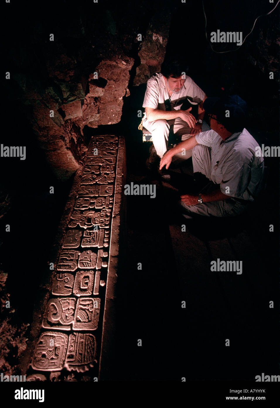 Maya, Copán, Honduras, pictogramas, Tumba Margarita, 437 AD, Robert Sharer, David Sedat Foto de stock