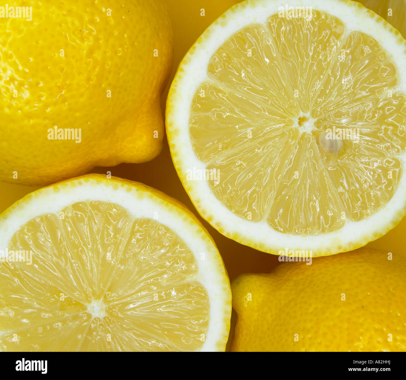 mitades de limón Foto de stock