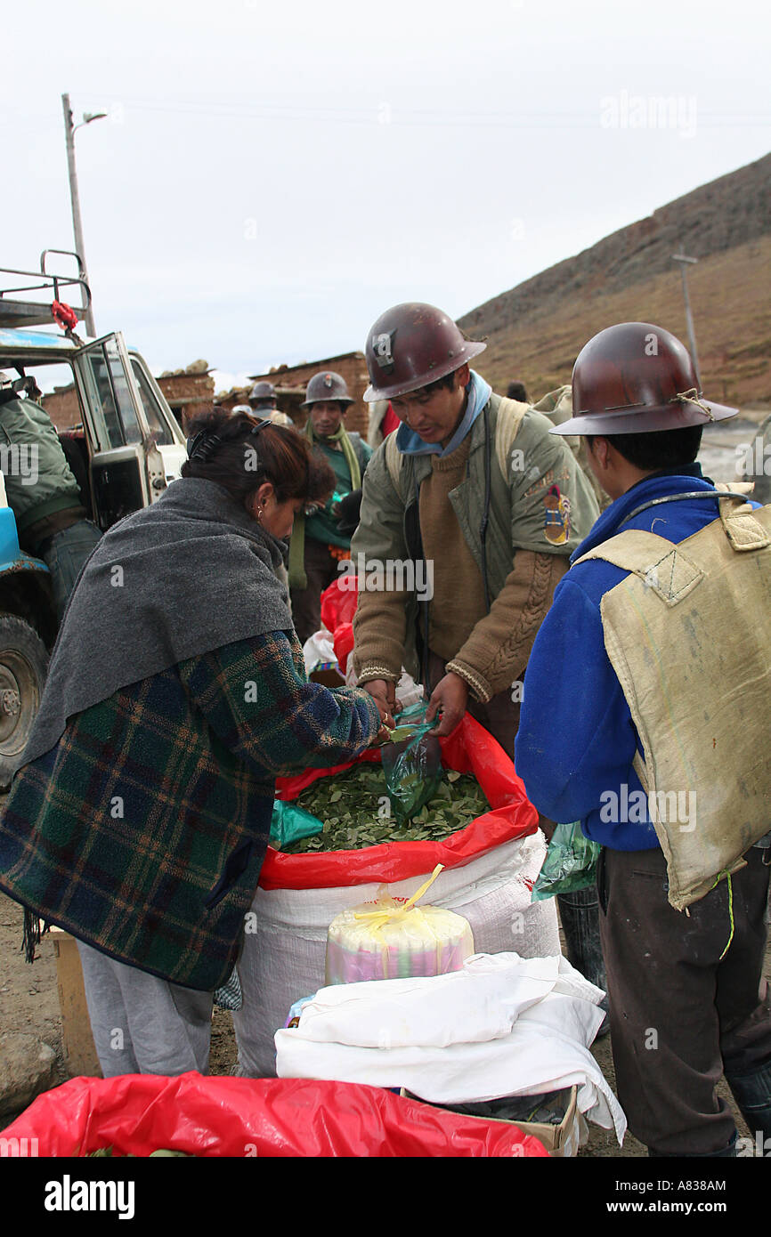 Los mineros comprar hojas de coca en el siglo XX, Potosí, Bolivia