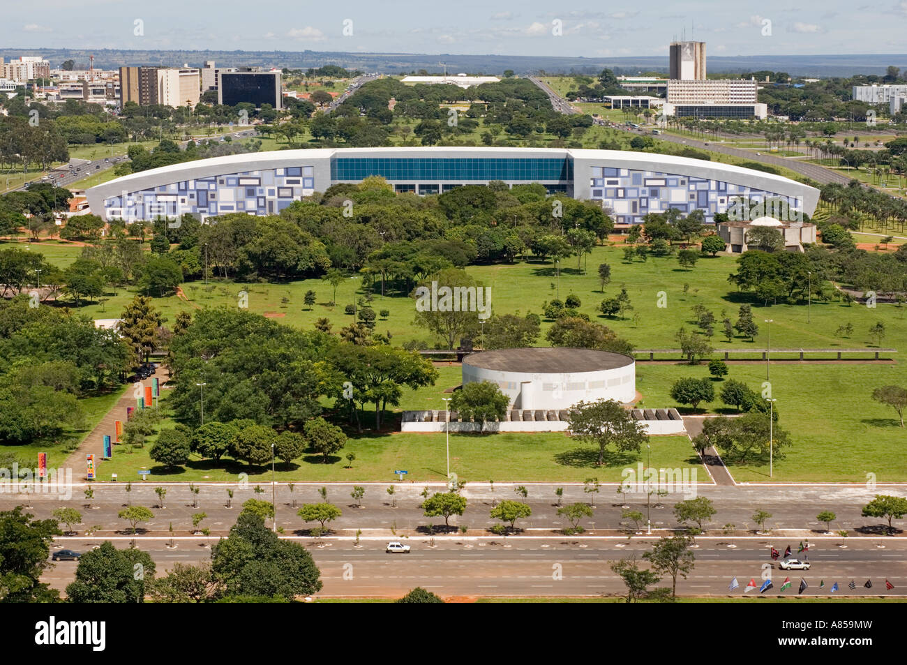 Una vista aérea del Centro de Convenções Ulisses Guimarães o el edificio azul (CCUG) centro de