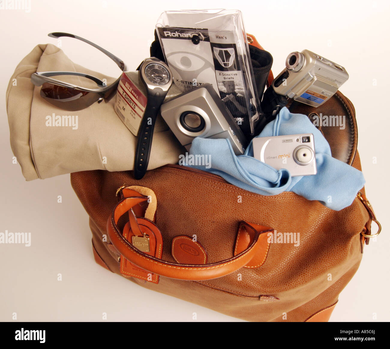 El equipaje de mano de peluche Fotografía de stock - Alamy