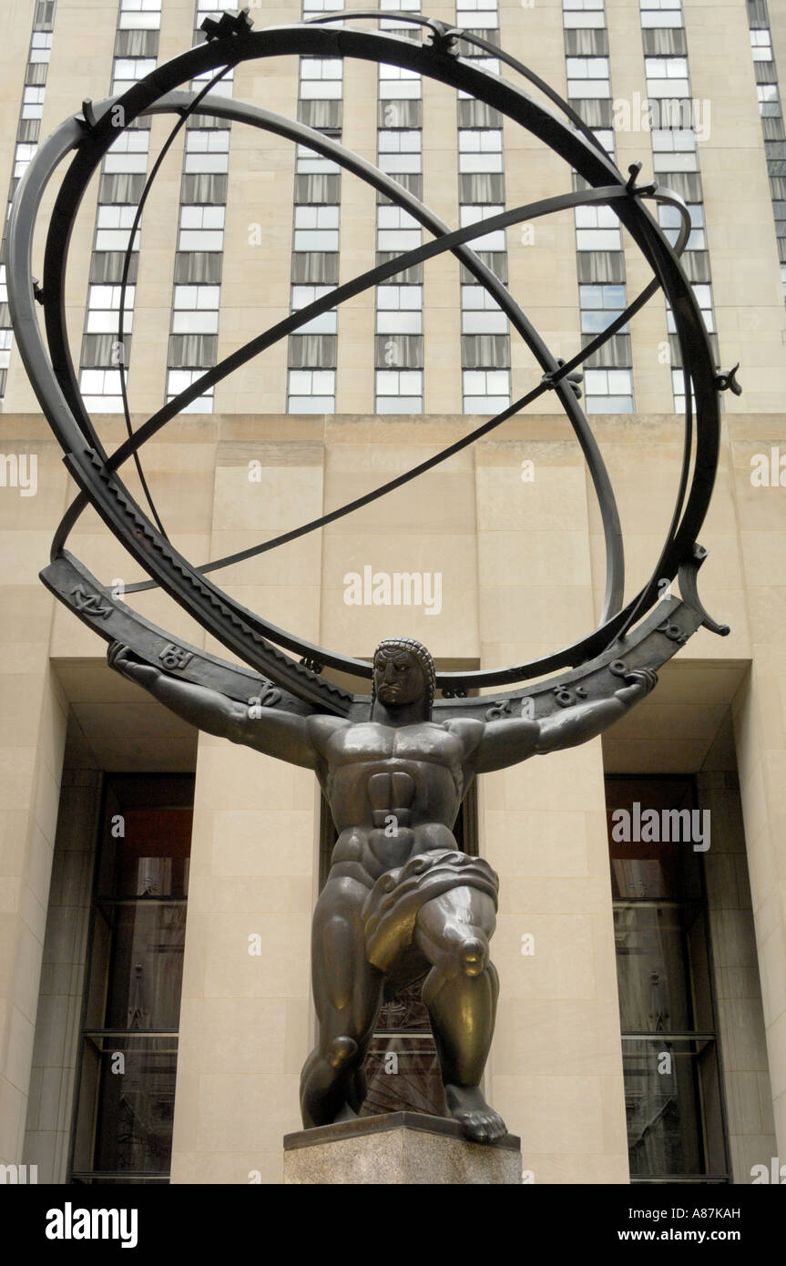 Atlas escultura por Lee Lawrie el Rockefeller Center de Nueva York, EE.UU. Foto de stock