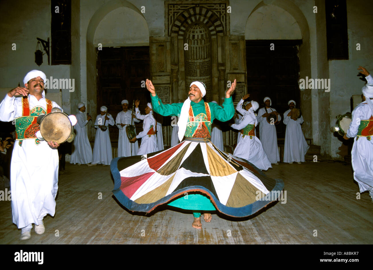 Egipto El Cairo giros derviches danzantes Foto de stock