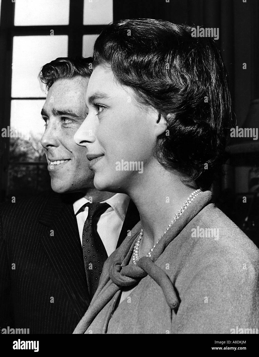 La princesa Margarita con su novia Anthony Armstrong Jones en 1960