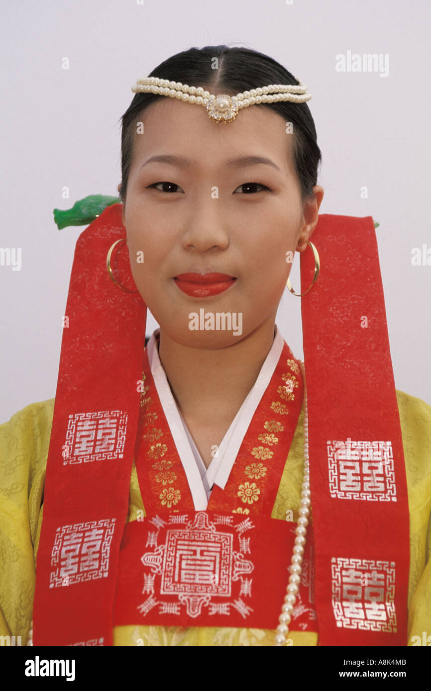 Corea del Sur, Andong , el Festival de Danza de máscara, Niña en traje