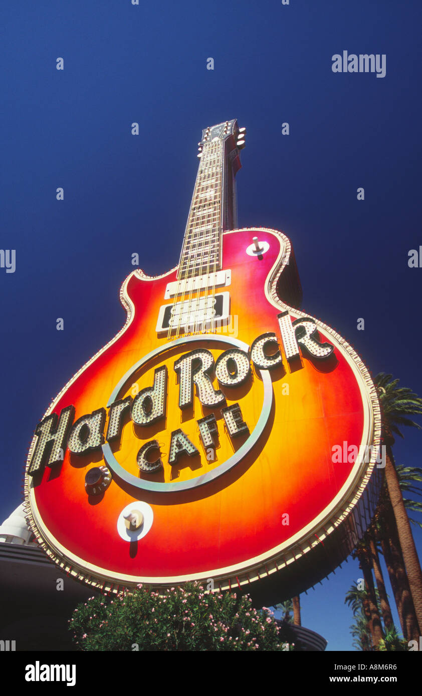 Guitarra gigante signo fuera del Hard Rock Cafe Las Vegas Nevada EE.UU. Foto de stock