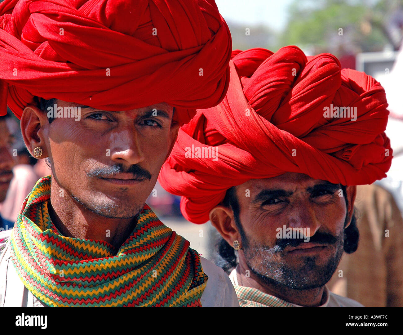 Hombre en turbante rojo imagen editorial. Imagen de fortaleza - 84132520