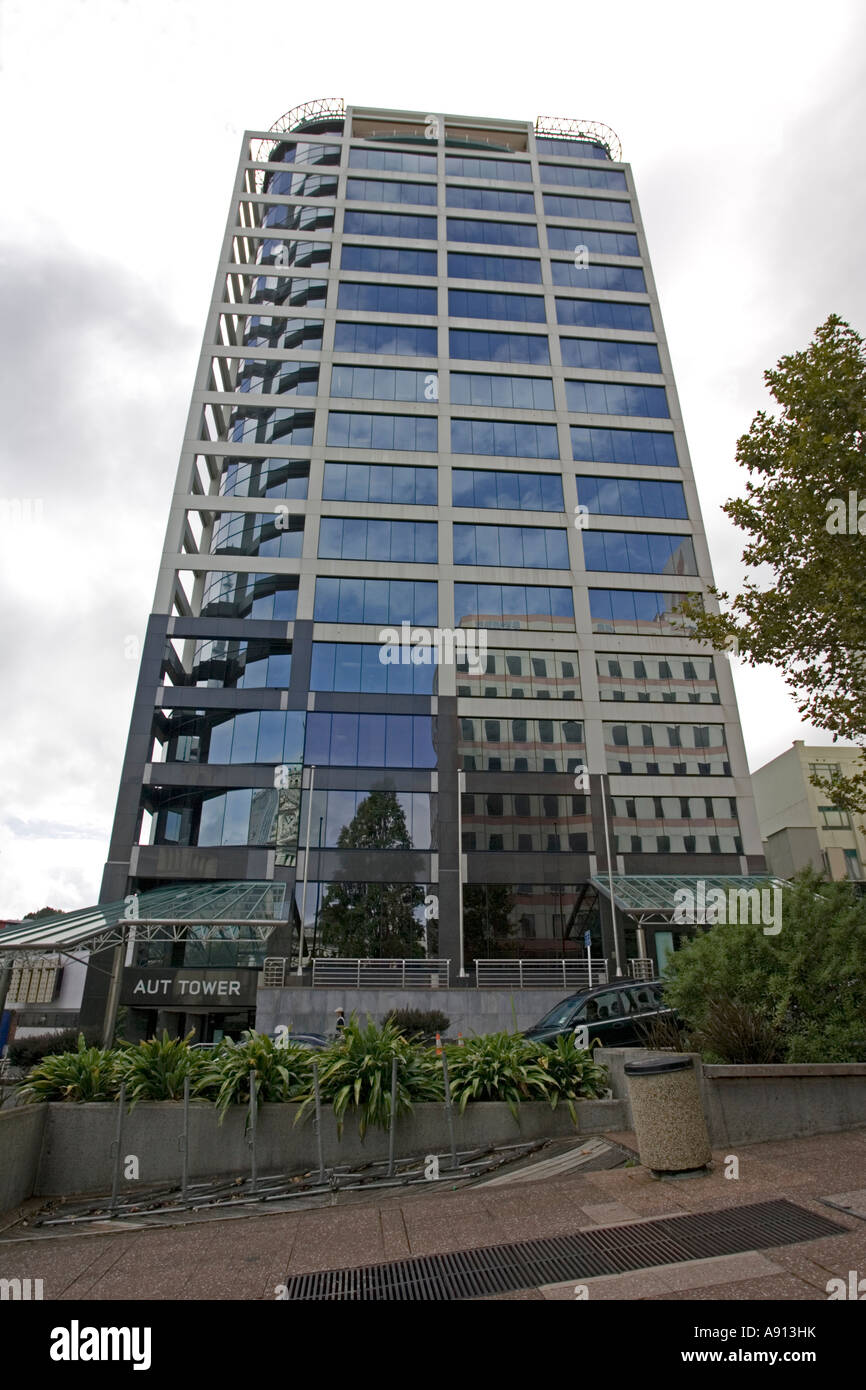 AUT tower edificio alto y moderno centro de la ciudad de Auckland en la Isla del Norte, Nueva Zelanda Foto de stock
