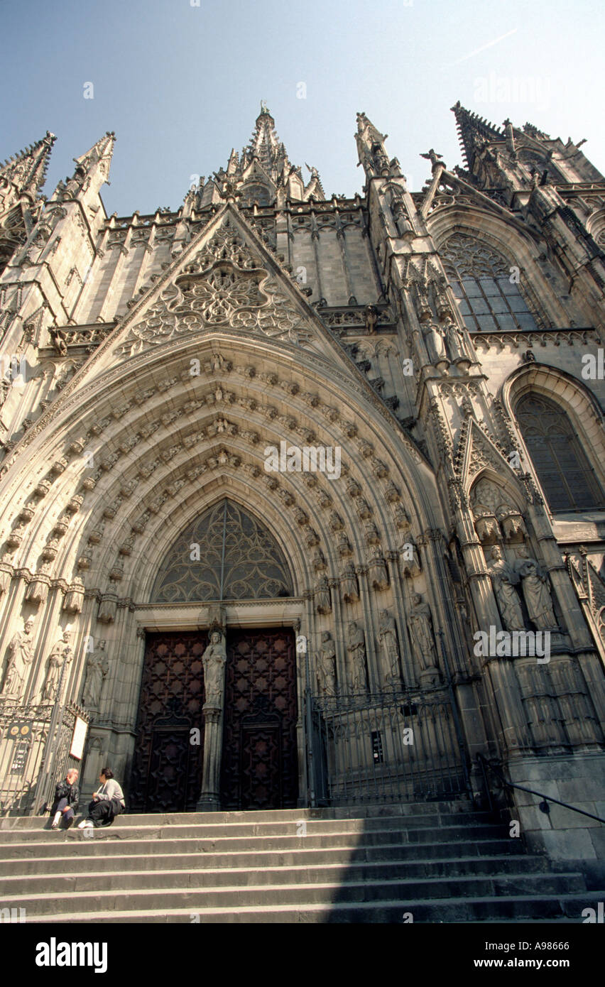 Quien Hizo La Catedral De Barcelona Familia yendo a la iglesia Fotos e Imágenes de stock - Página 4 - Alamy