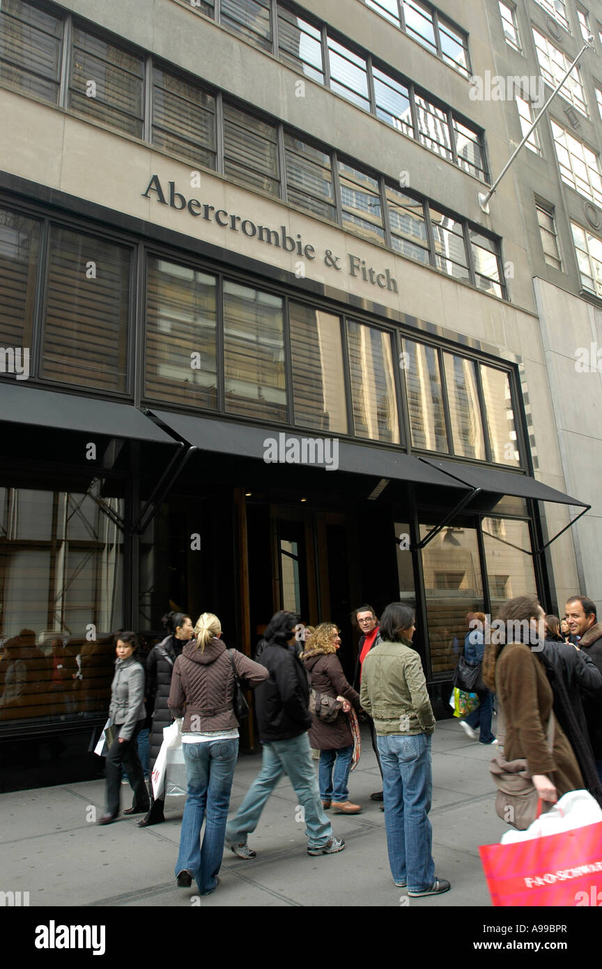 El Abercrombie Fitch tienda de ropa en Midtown Manhattan Fotografía de  stock - Alamy