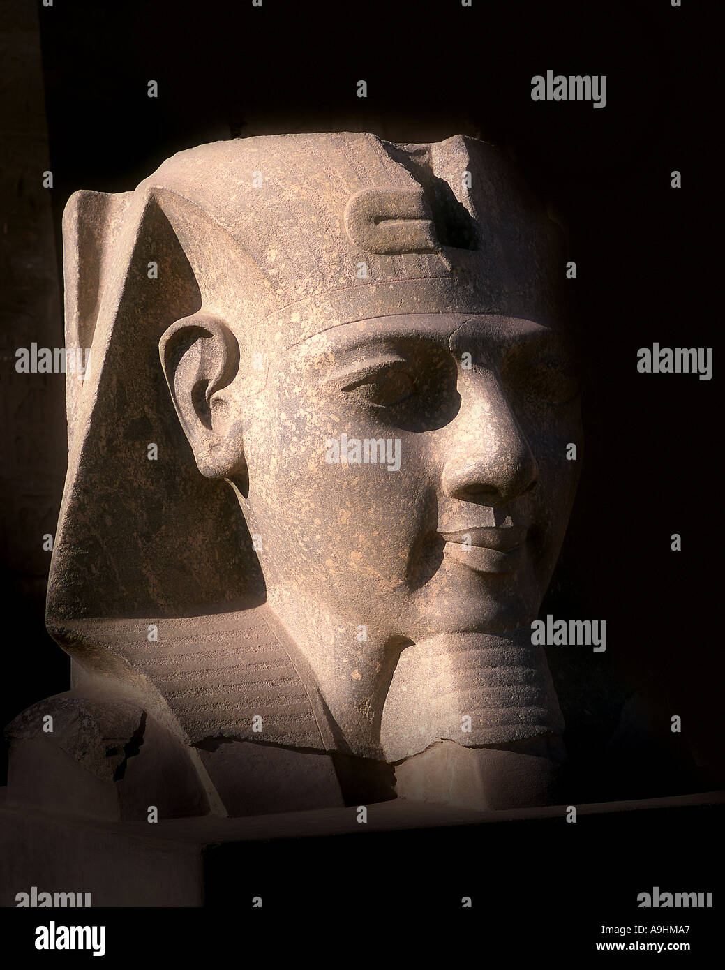 EG - Luxor: Estatua de Rameses II Foto de stock