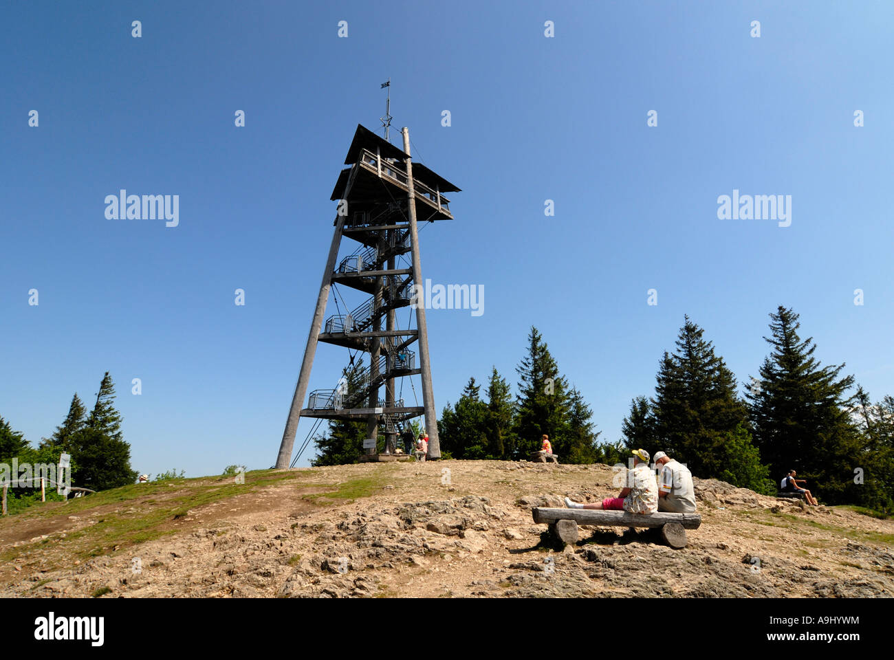 Torre de observación en la montaña de Schauinsland - Baden Wuerttemberg, Selva Negra, en Alemania, en Europa. Foto de stock