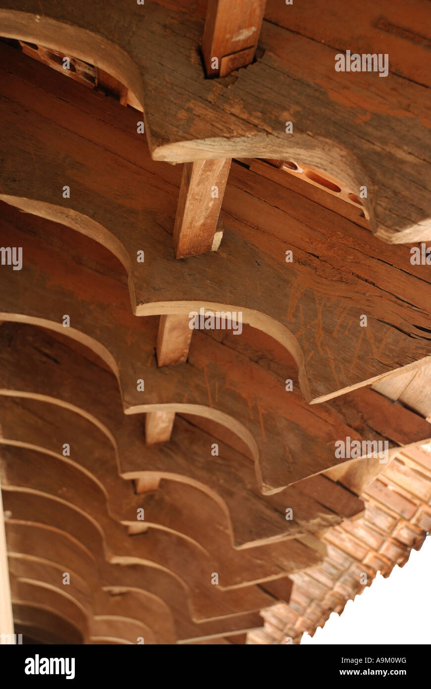 Techo de palacio de madera padmanafapuram thakkala keralam, TAMIL NADU Foto de stock