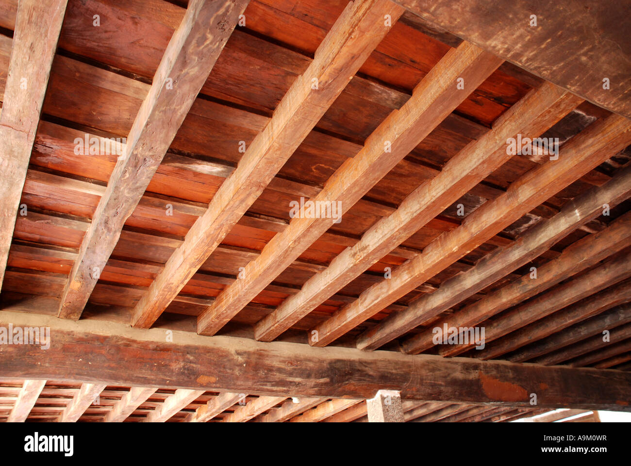 Palacio de madera padmanafapuram thakkala sellado keralam, TAMIL NADU Foto de stock