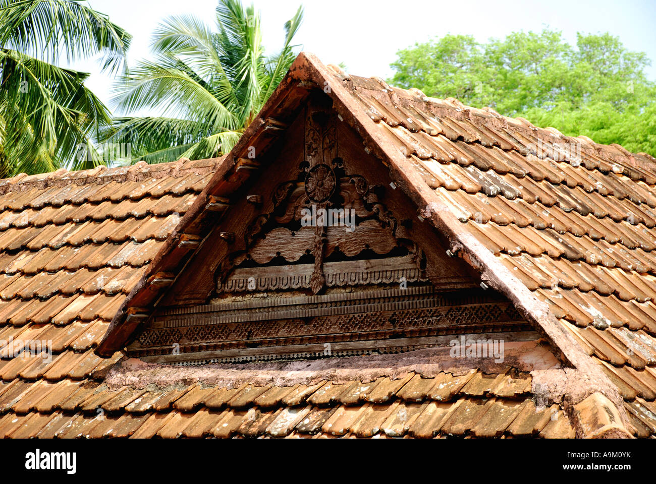 Palacio de madera padmanafapuram thakkala Kerala, Tamil Nadu Foto de stock