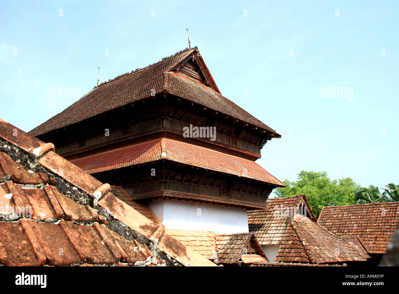 Palacio de madera padmanafapuram thakkala Kerala, Tamil Nadu Foto de stock