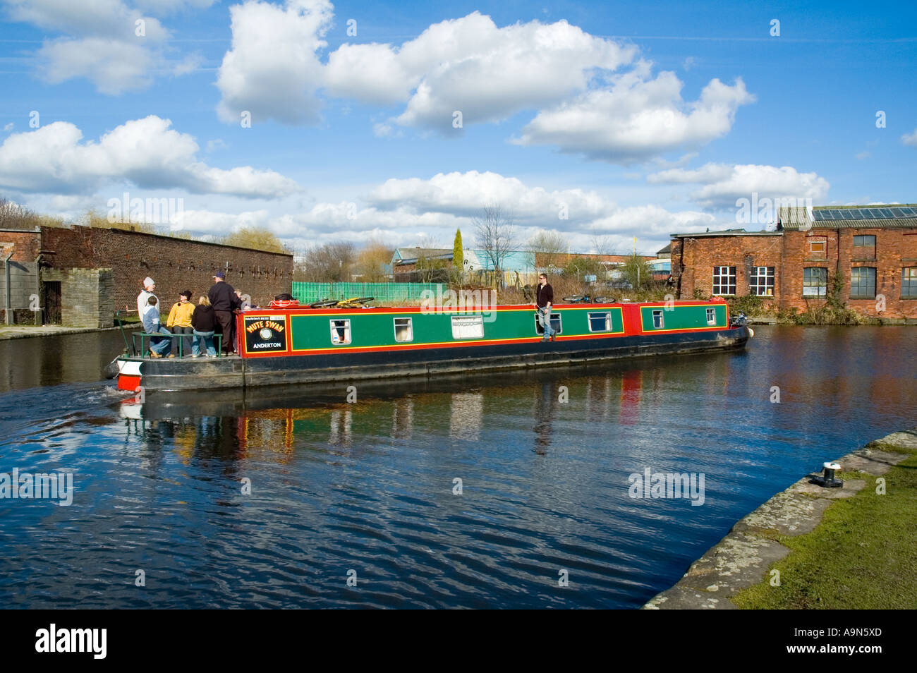En Fairfield Narrowboat bloqueos en el Ashton Canal en Droylsden, Tameside, Manchester, Inglaterra, Reino Unido. Foto de stock