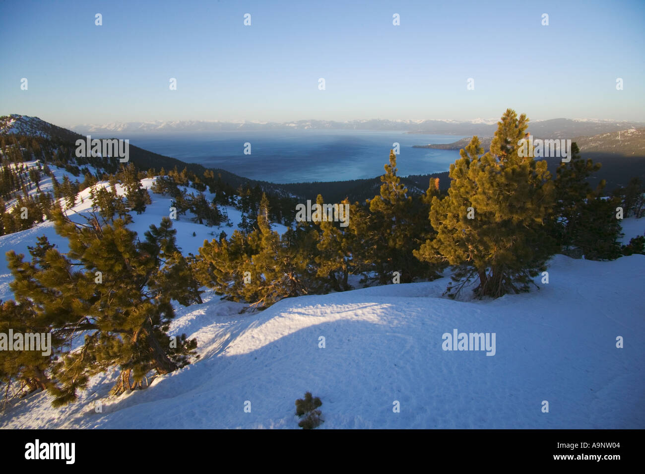 Una vista del Lago Tahoe NV desde la cima del Pico de diamante Foto de stock