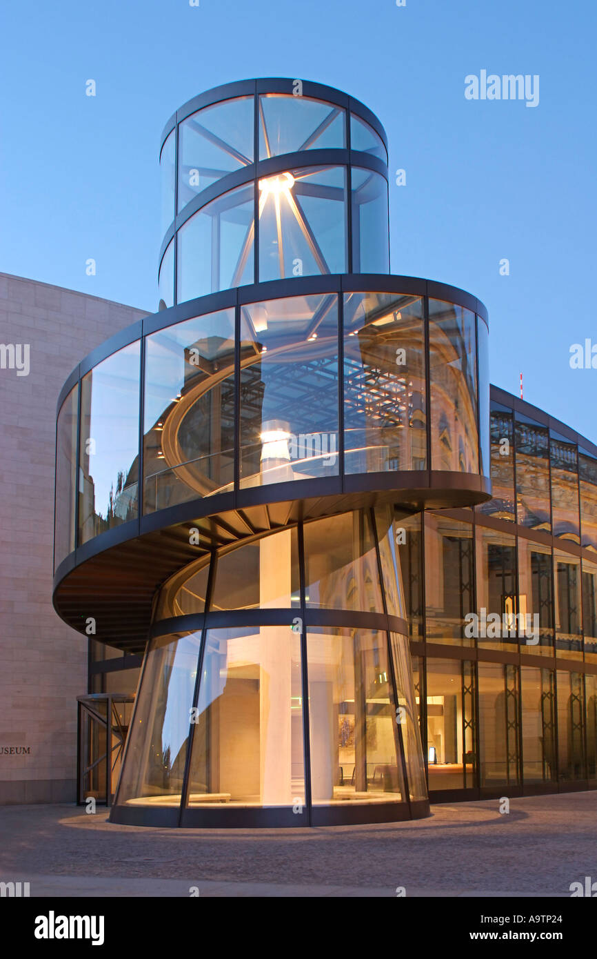 Berlín, la nueva extensión del Museo Histórico Alemán I M Pei arquitecto moderno glas y espiral de acero Foto de stock