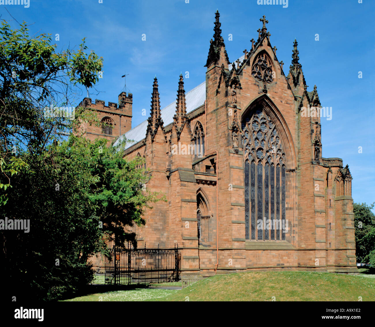 La fachada oriental de la Catedral de Carlisle, Carlisle, Cumbria, Inglaterra, Reino Unido. Foto de stock