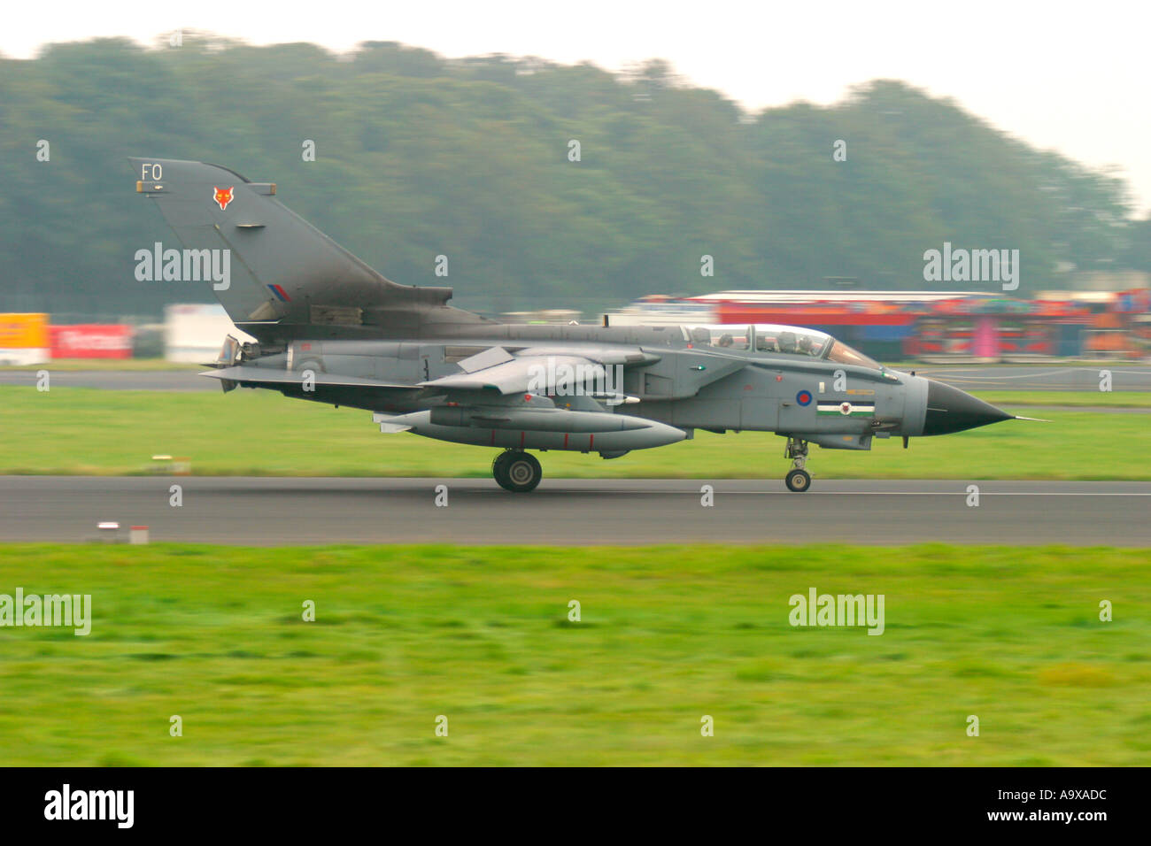 Tornado F3 fighter bomber landing Foto de stock