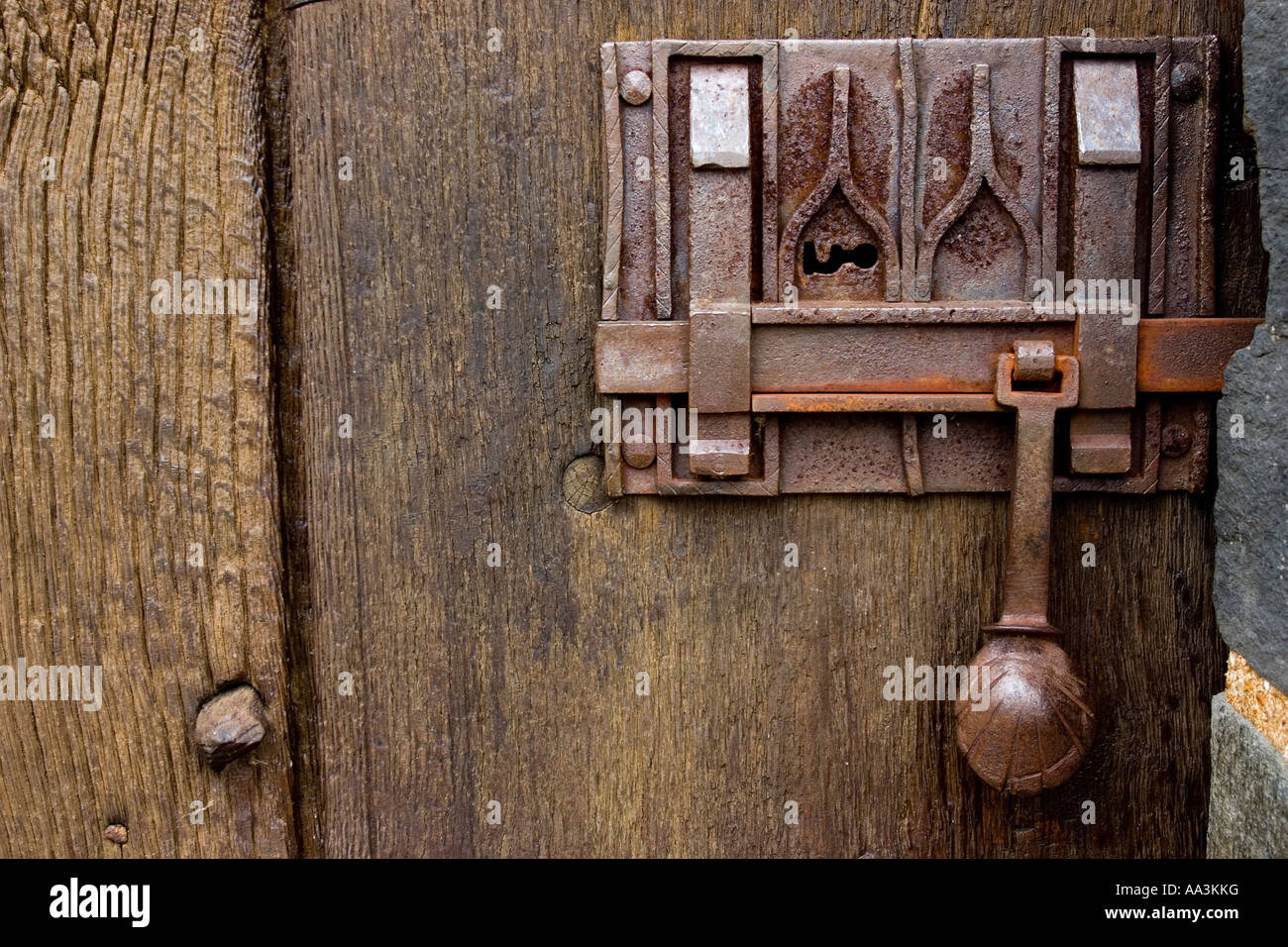 aborto Cantidad de dinero aterrizaje La cerradura de la puerta medieval en un chateau francés puerta Fotografía  de stock - Alamy