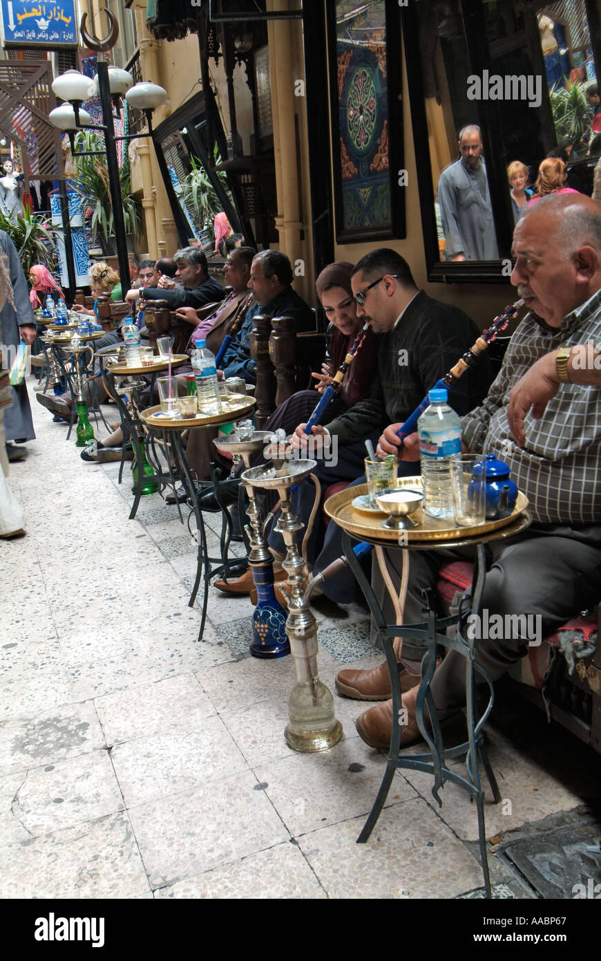 Café de Fishawi, Khan Al Khalili, en El Cairo, Egipto Foto de stock