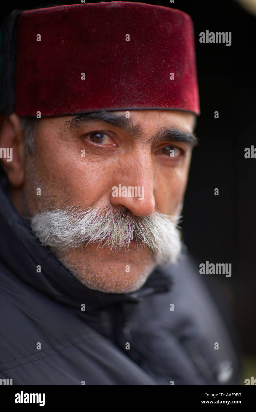 Retrato de un hombre turco un zumo de naranja vendedor Estambul Turquia Foto de stock